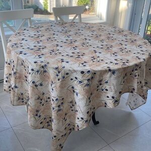 Tablecloth Tuscany style  Easy care Polyester  Fabric size 59x82 oblong